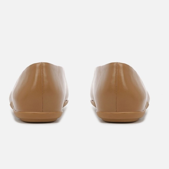 Vince Lex Leather Asymmetrical Flat - Picture 4 of 8